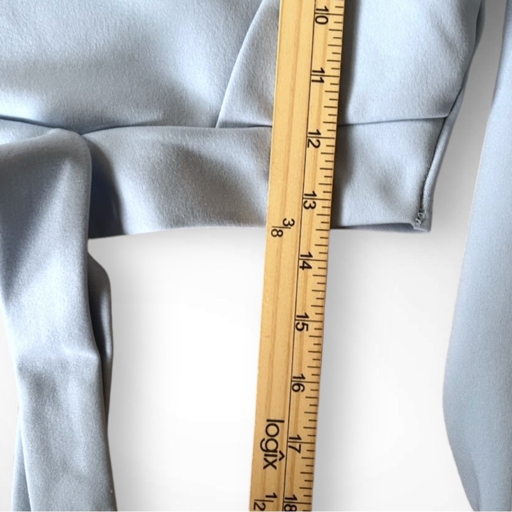 BOOHOO Light Blue Long Sleeve Cut Out Crop Top Size 8 | EUC‎ - Picture 7 of 8